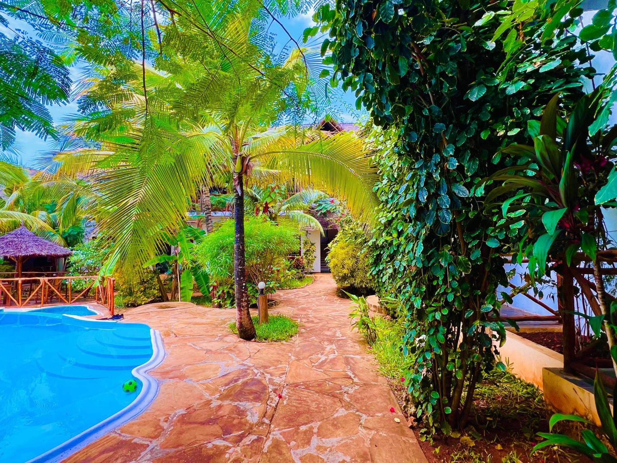 ホテル Tropical ナングウィ エクステリア 写真