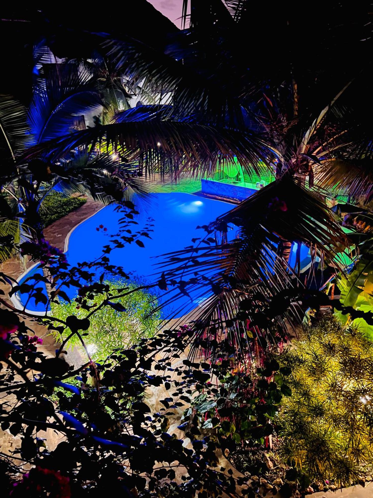 ホテル Tropical ナングウィ エクステリア 写真