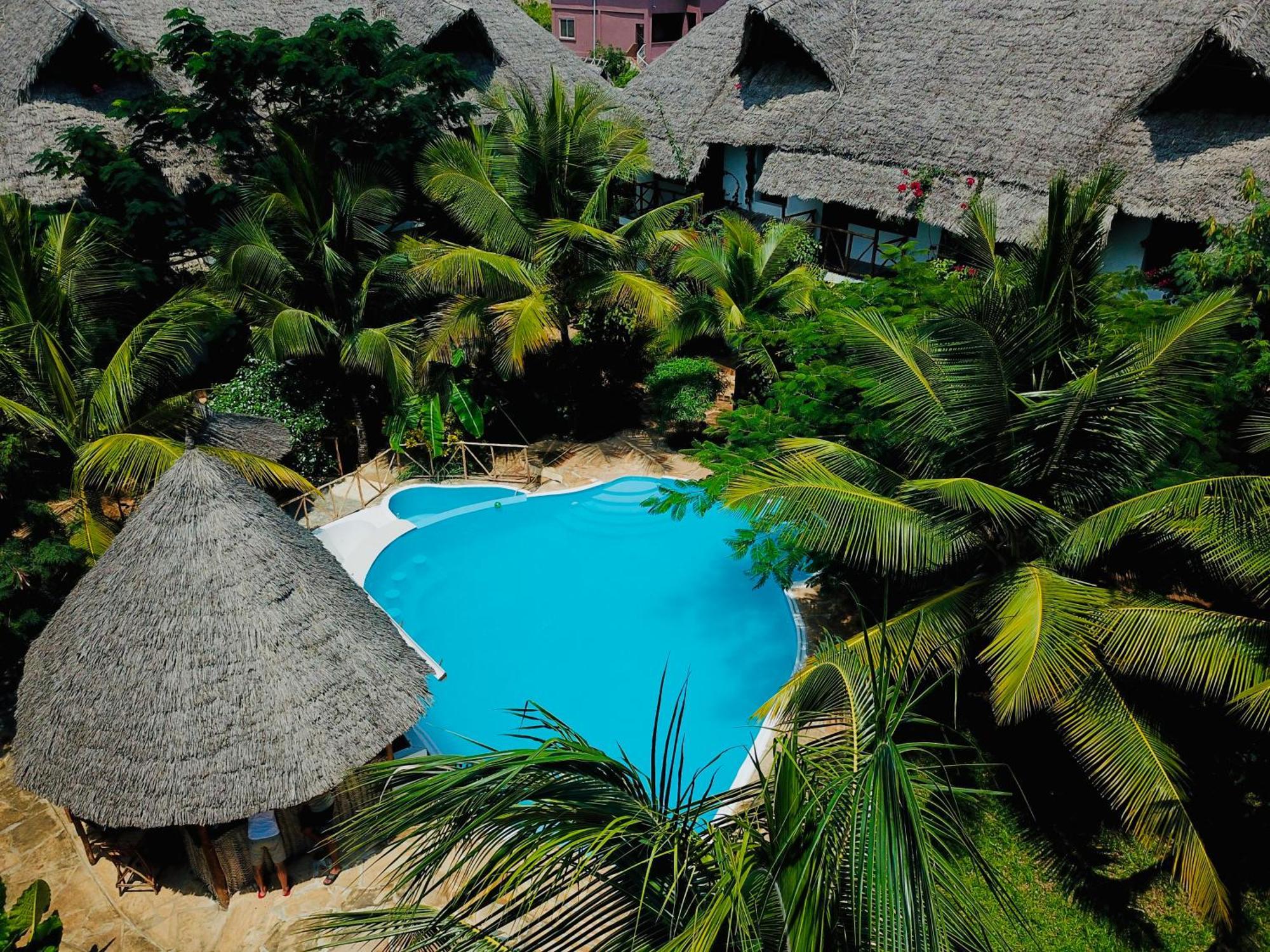ホテル Tropical ナングウィ エクステリア 写真