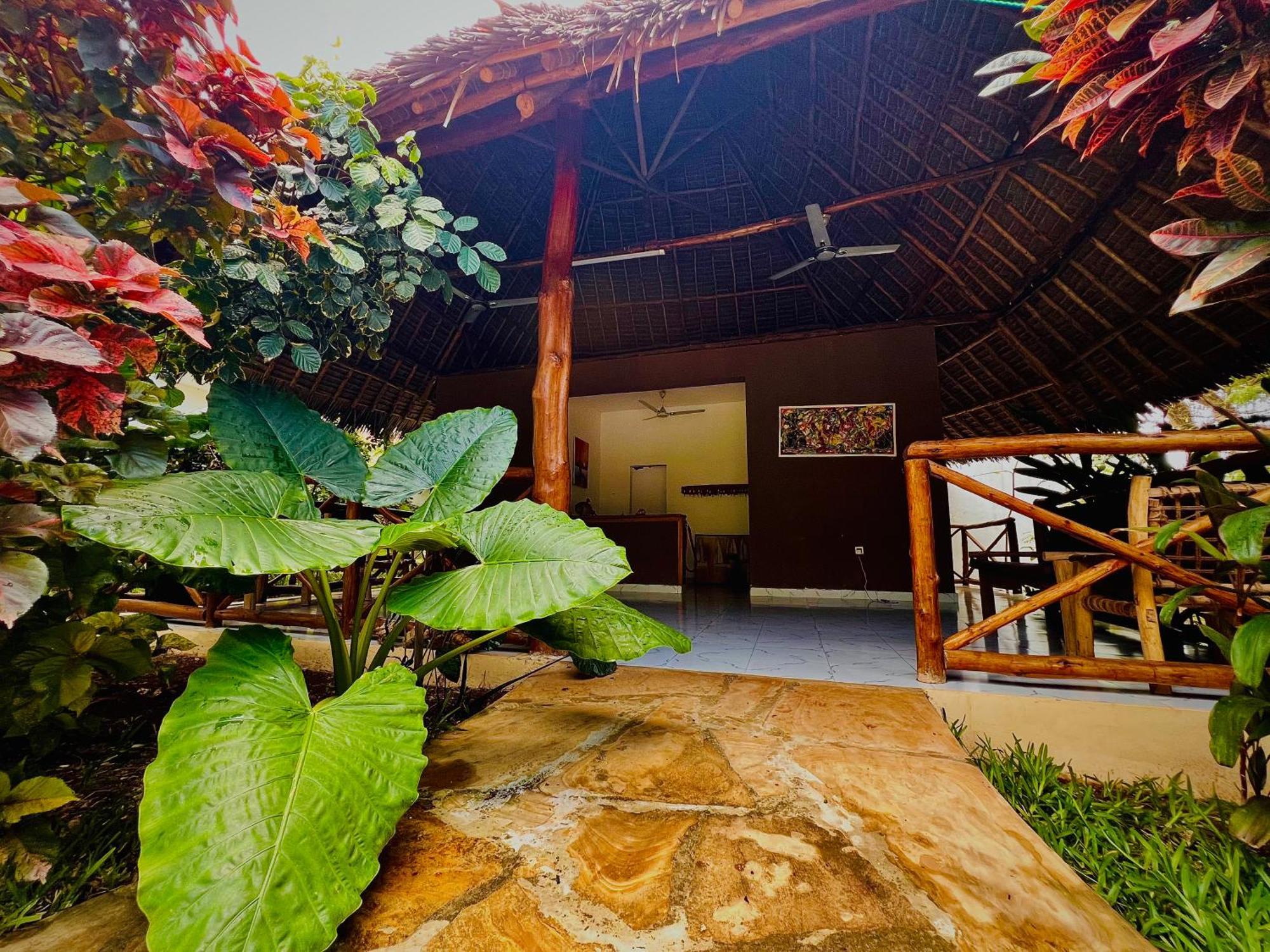 ホテル Tropical ナングウィ エクステリア 写真